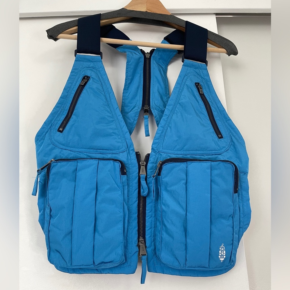 SOLD NWOT Free People Movement Outdoor Hiking Running Utility Vest OS - Picture 4 of 7